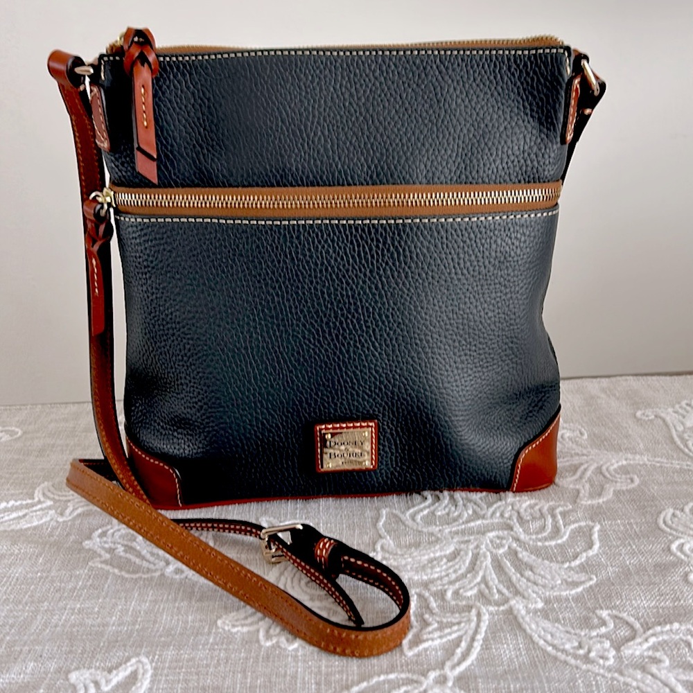 Dooney & Bourke EUC Gray Pebble Leather and Tan Leather Trim Crossbody Bag